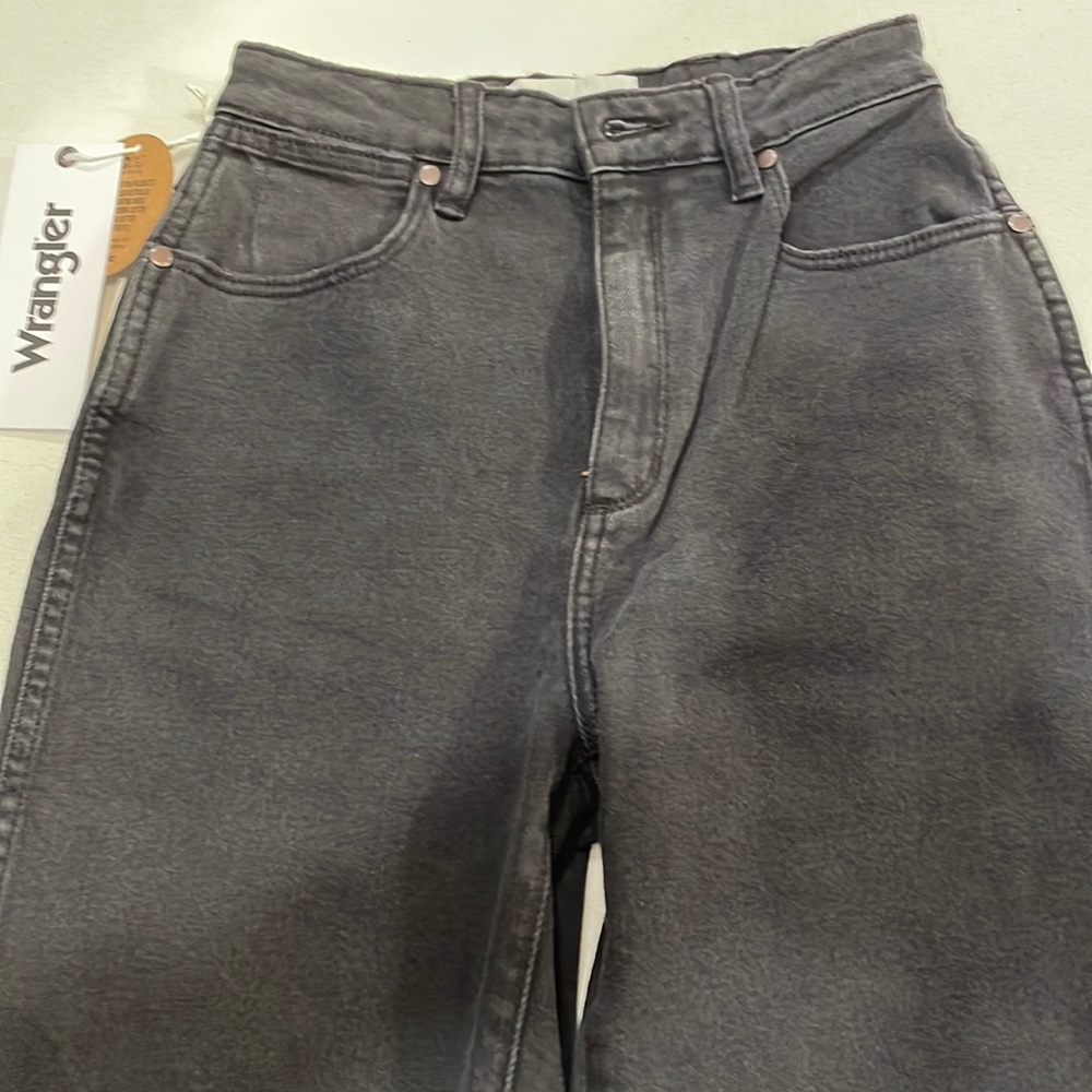 Wrangler- Drew black jeans-high rose- mom fit- size 6